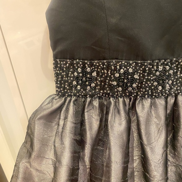 Girls formal dress good condition - Picture 2 of 7